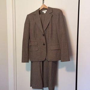 Women’s Worthington lined suit size 12